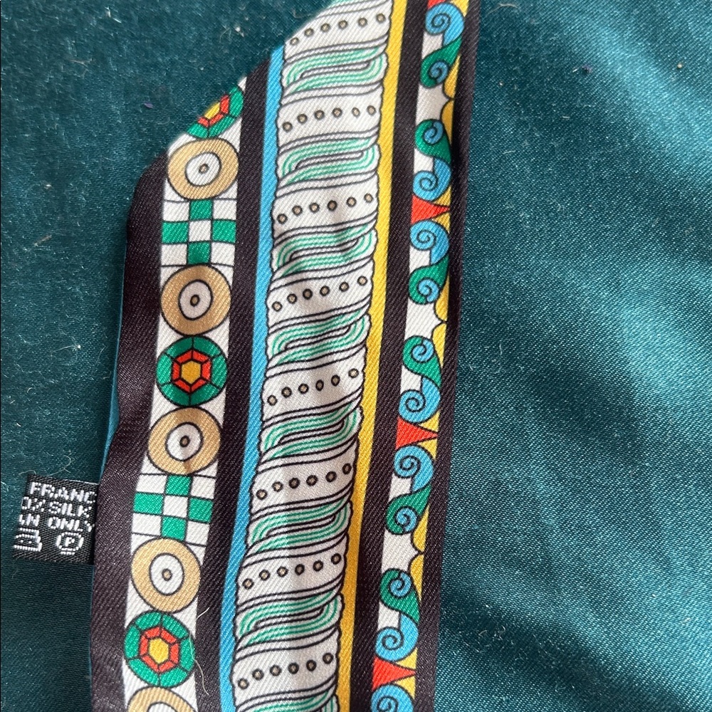 100% silk. Made in France. High quality scarf bracelet. With gold heart pendant! - Picture 12 of 16